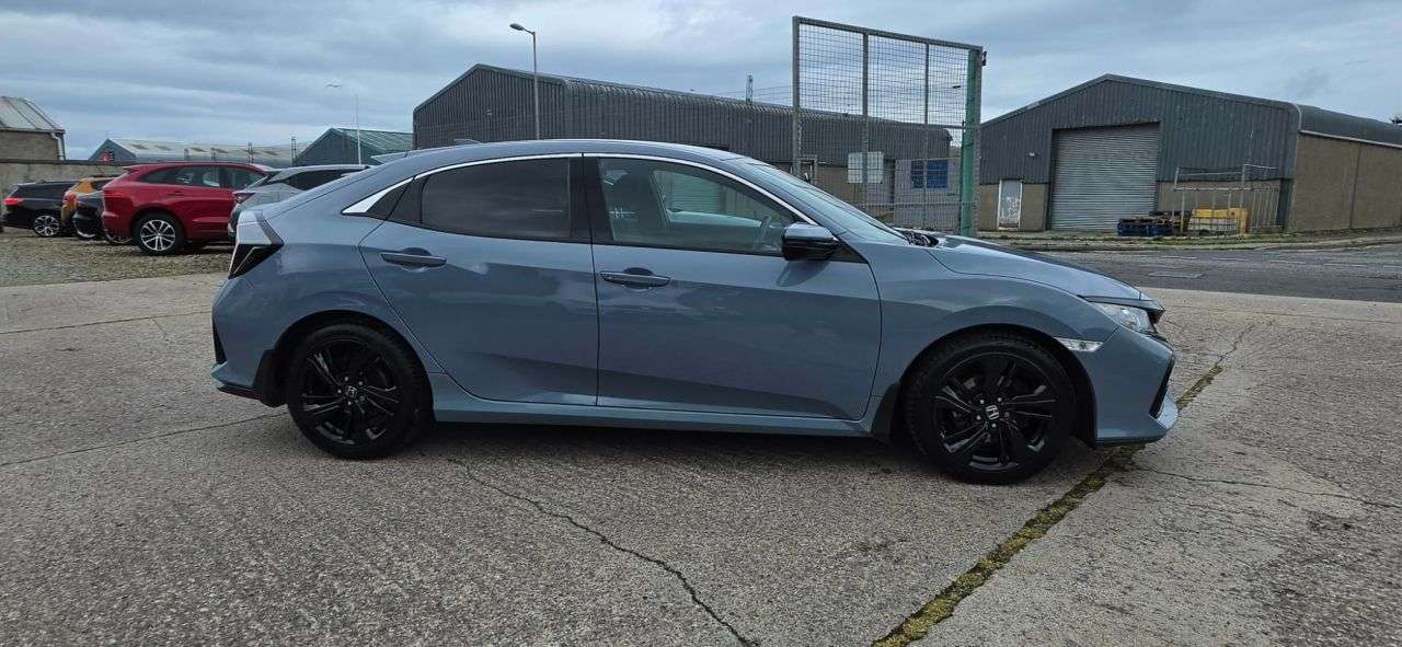 A 2018 HONDA CIVIC 1.6 i-DTEC SR Hatchback 5dr Diesel Manual Euro 6 (s/s) (120 ps) A 2018 HONDA CIVIC 1.6 i-DTEC SR Hatchback 5dr Diesel Manual Euro 6 (s/s) (120 ps)