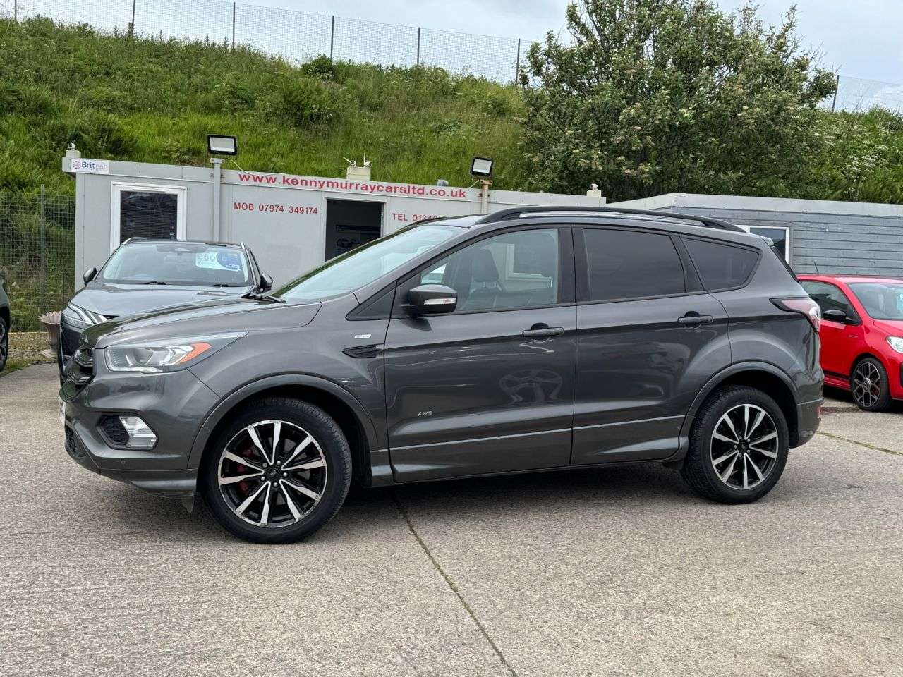 A 2017 FORD KUGA 2.0 TDCi ST-Line SUV 5dr Diesel Powershift AWD Euro 6 (s/s) (180 ps) A 2017 FORD KUGA 2.0 TDCi ST-Line SUV 5dr Diesel Powershift AWD Euro 6 (s/s) (180 ps)