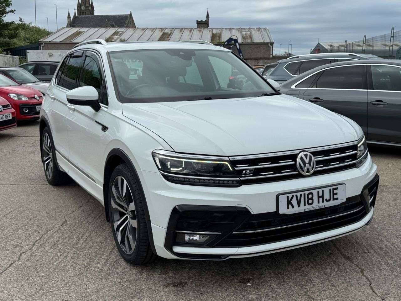 A 2018 VOLKSWAGEN TIGUAN 2.0 TDI R-Line SUV 5dr Diesel DSG 4Motion Euro 6 (s/s) (190 ps) A 2018 VOLKSWAGEN TIGUAN 2.0 TDI R-Line SUV 5dr Diesel DSG 4Motion Euro 6 (s/s) (190 ps)