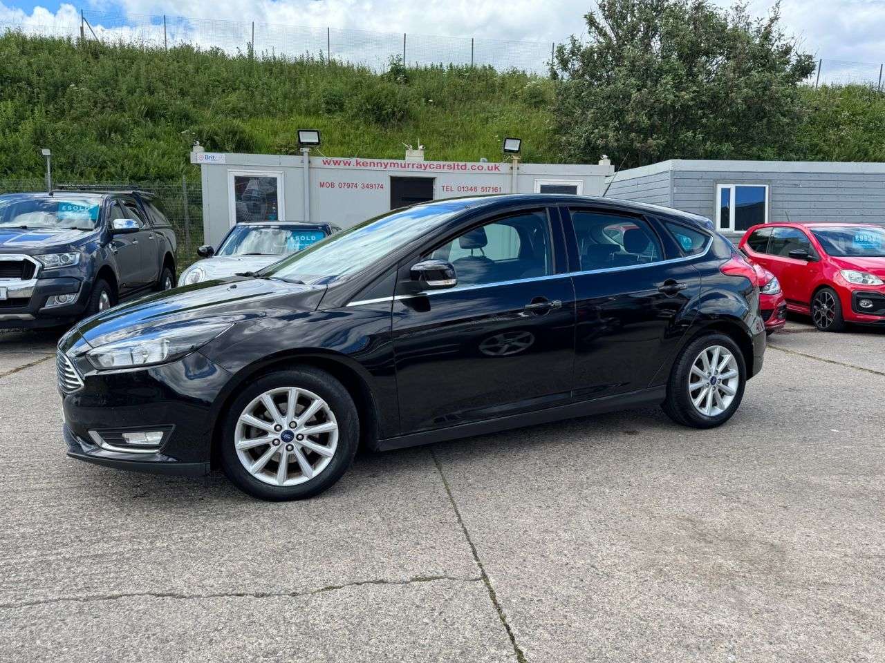 A 2017 FORD FOCUS 1.0T EcoBoost Titanium Hatchback 5dr Petrol Manual Euro 6 (s/s) (125 ps) A 2017 FORD FOCUS 1.0T EcoBoost Titanium Hatchback 5dr Petrol Manual Euro 6 (s/s) (125 ps)