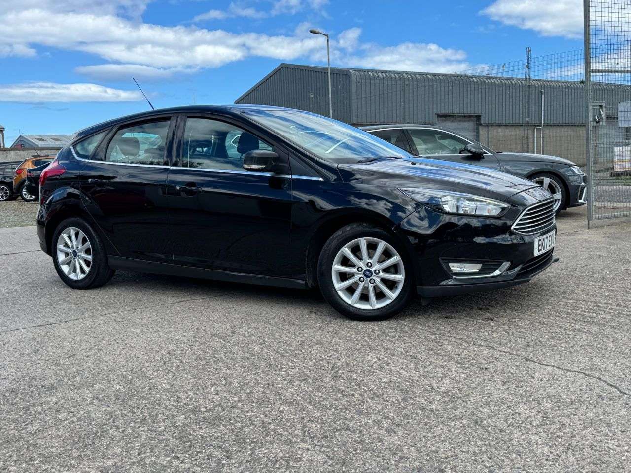 A 2017 FORD FOCUS 1.0T EcoBoost Titanium Hatchback 5dr Petrol Manual Euro 6 (s/s) (125 ps) A 2017 FORD FOCUS 1.0T EcoBoost Titanium Hatchback 5dr Petrol Manual Euro 6 (s/s) (125 ps)