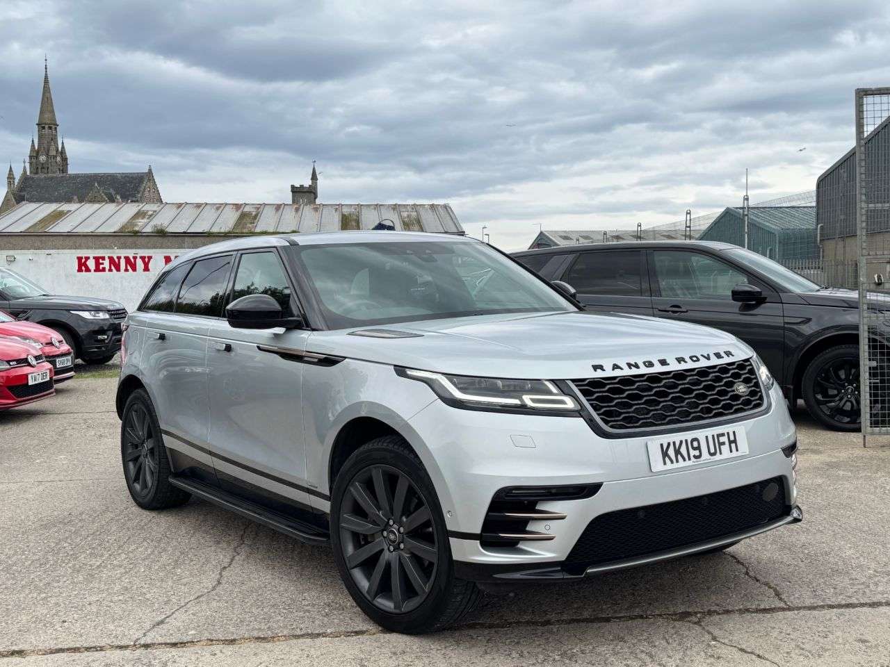 A 2019 LAND ROVER RANGE ROVER VELAR 2.0 D240 R-Dynamic HSE SUV 5dr Diesel Auto 4WD Euro 6 (s/s) (240 ps) A 2019 LAND ROVER RANGE ROVER VELAR 2.0 D240 R-Dynamic HSE SUV 5dr Diesel Auto 4WD Euro 6 (s/s) (240 ps)