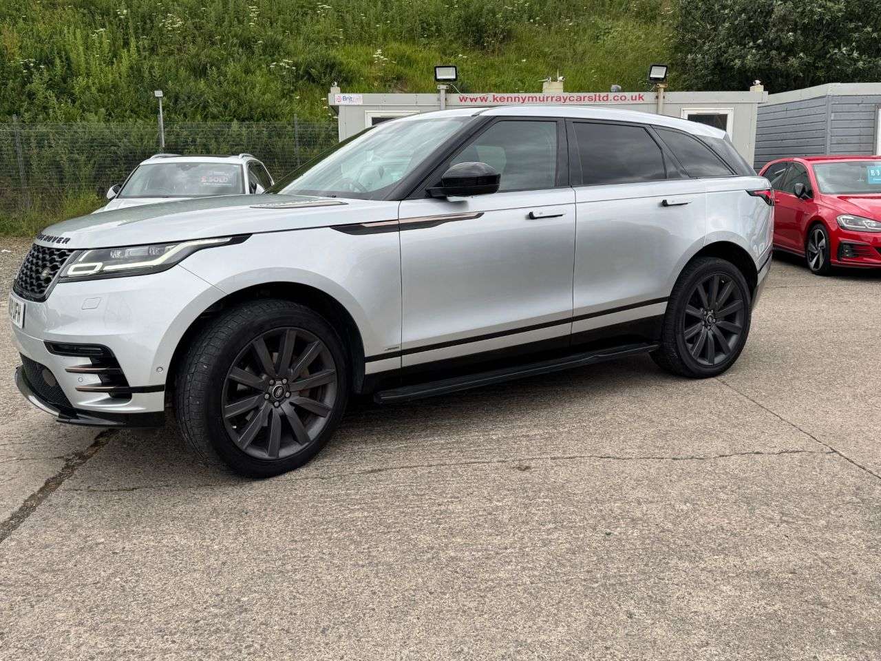 A 2019 LAND ROVER RANGE ROVER VELAR 2.0 D240 R-Dynamic HSE SUV 5dr Diesel Auto 4WD Euro 6 (s/s) (240 ps) A 2019 LAND ROVER RANGE ROVER VELAR 2.0 D240 R-Dynamic HSE SUV 5dr Diesel Auto 4WD Euro 6 (s/s) (240 ps)
