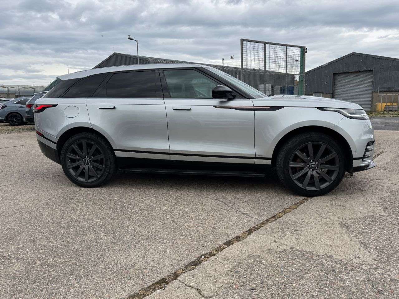 A 2019 LAND ROVER RANGE ROVER VELAR 2.0 D240 R-Dynamic HSE SUV 5dr Diesel Auto 4WD Euro 6 (s/s) (240 ps) A 2019 LAND ROVER RANGE ROVER VELAR 2.0 D240 R-Dynamic HSE SUV 5dr Diesel Auto 4WD Euro 6 (s/s) (240 ps)