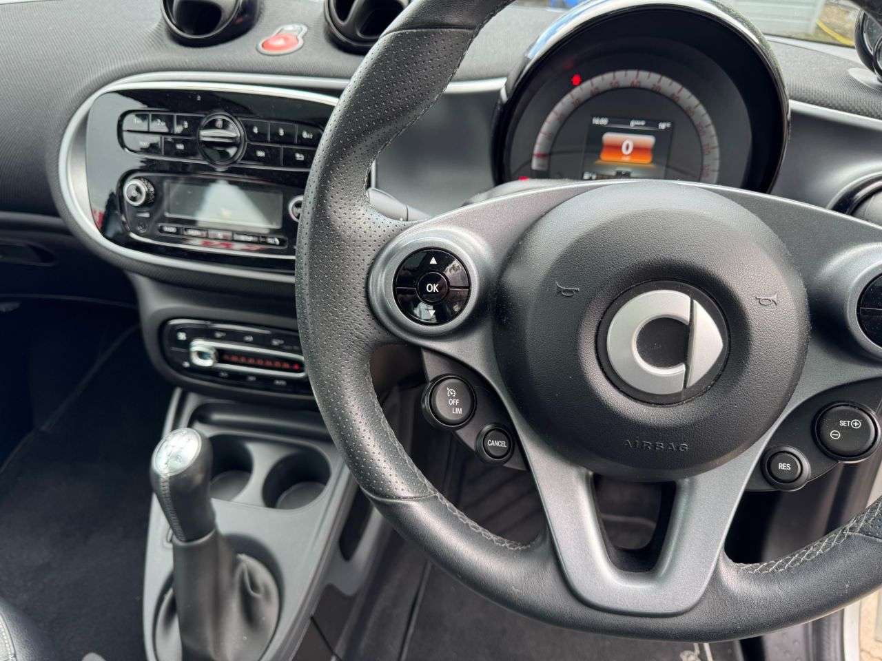2017 SMART FORFOUR 2017 SMART FORFOUR