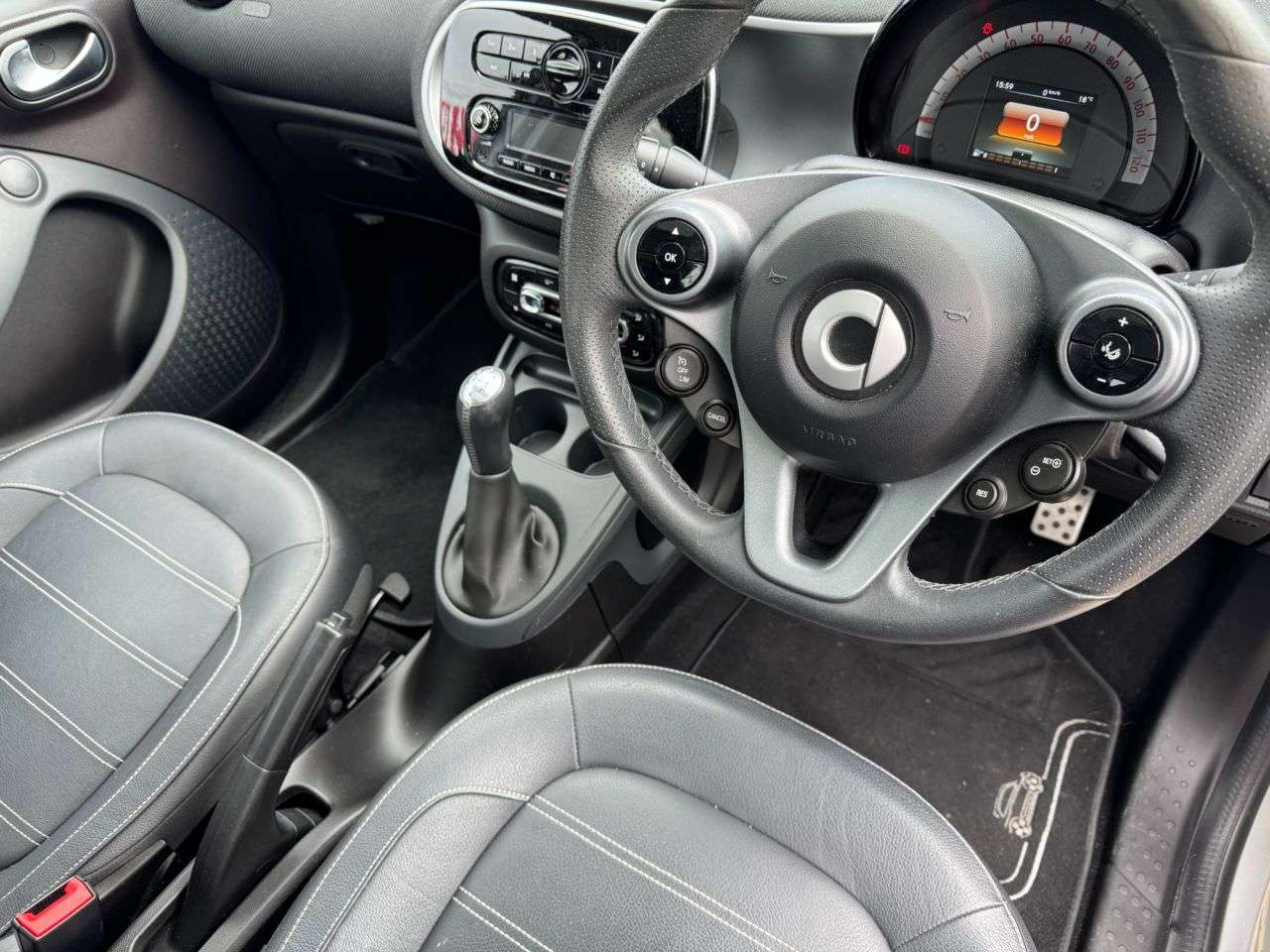 2017 SMART FORFOUR 2017 SMART FORFOUR