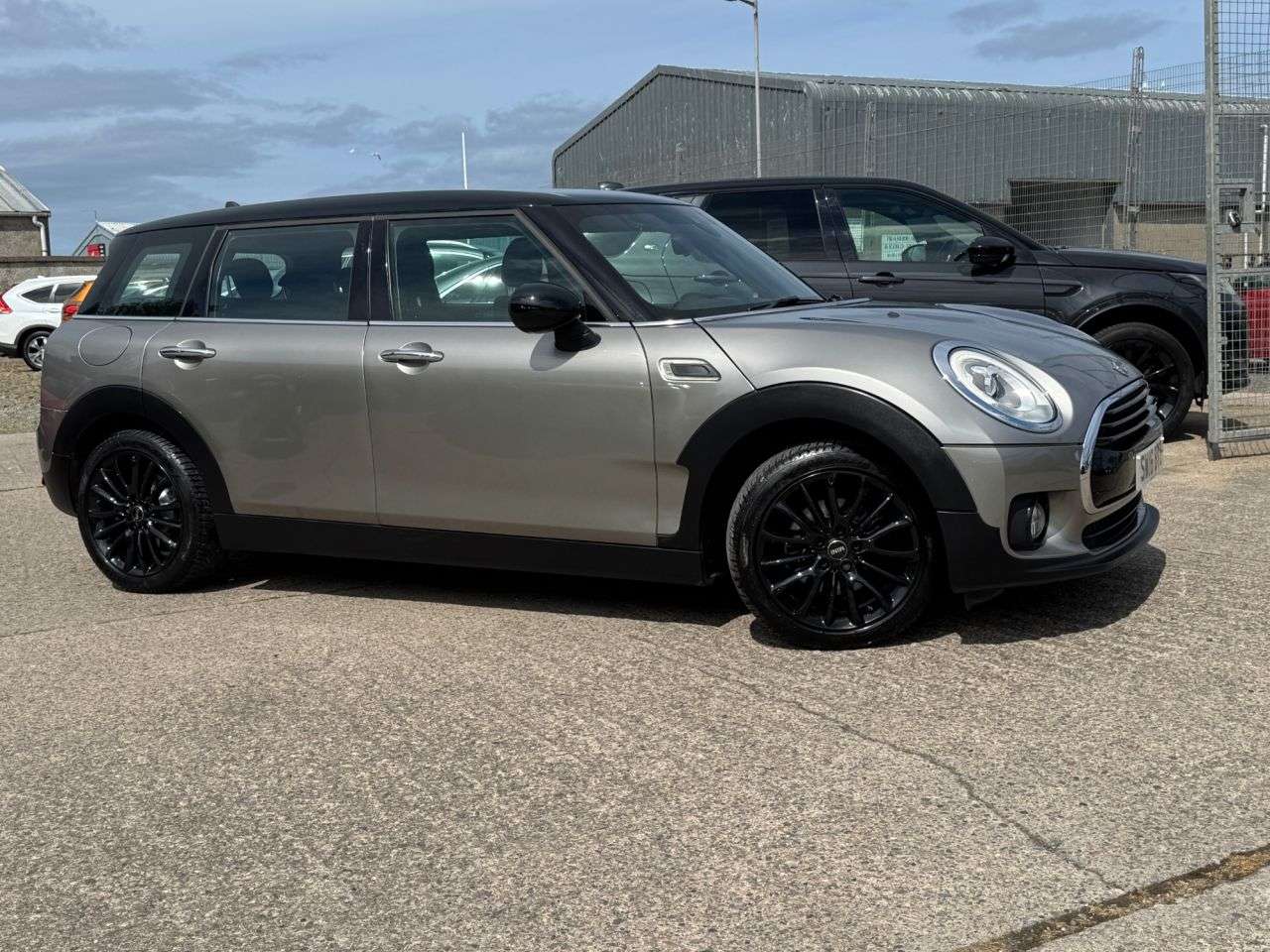 A 2016 MINI CLUBMAN 2.0 Cooper D Estate 6dr Diesel Manual Euro 6 (s/s) (150 ps) A 2016 MINI CLUBMAN 2.0 Cooper D Estate 6dr Diesel Manual Euro 6 (s/s) (150 ps)
