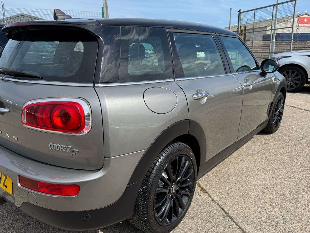 2016 MINI CLUBMAN 2016 MINI CLUBMAN