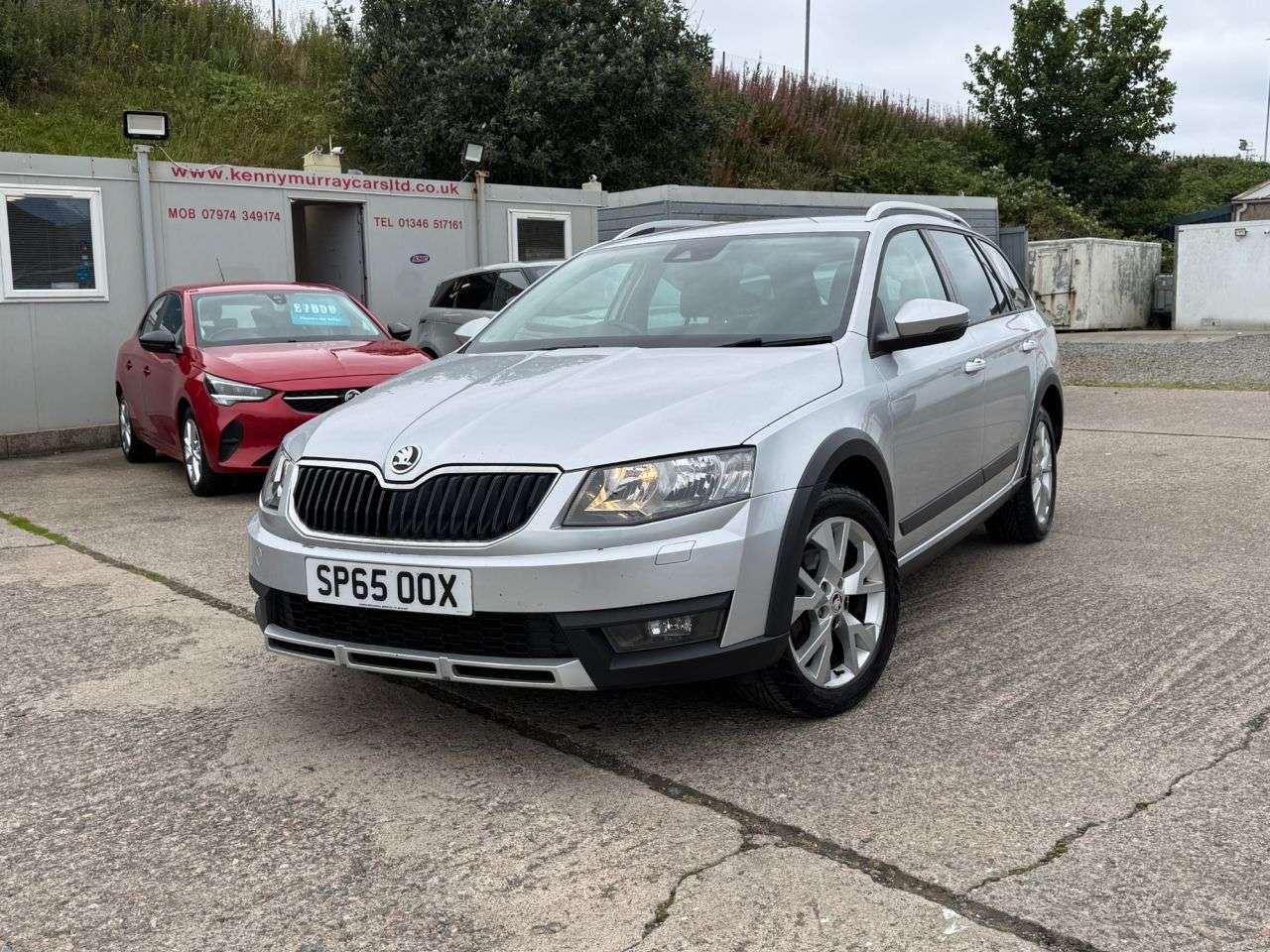 A 2015 SKODA OCTAVIA 2.0 TDI Scout Estate 5dr Diesel Manual 4WD Euro 6 (s/s) (150 ps) A 2015 SKODA OCTAVIA 2.0 TDI Scout Estate 5dr Diesel Manual 4WD Euro 6 (s/s) (150 ps)