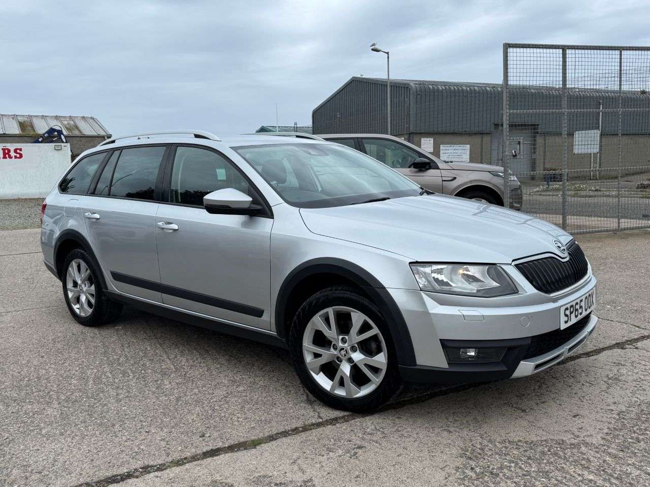 A 2015 SKODA OCTAVIA 2.0 TDI Scout Estate 5dr Diesel Manual 4WD Euro 6 (s/s) (150 ps) A 2015 SKODA OCTAVIA 2.0 TDI Scout Estate 5dr Diesel Manual 4WD Euro 6 (s/s) (150 ps)