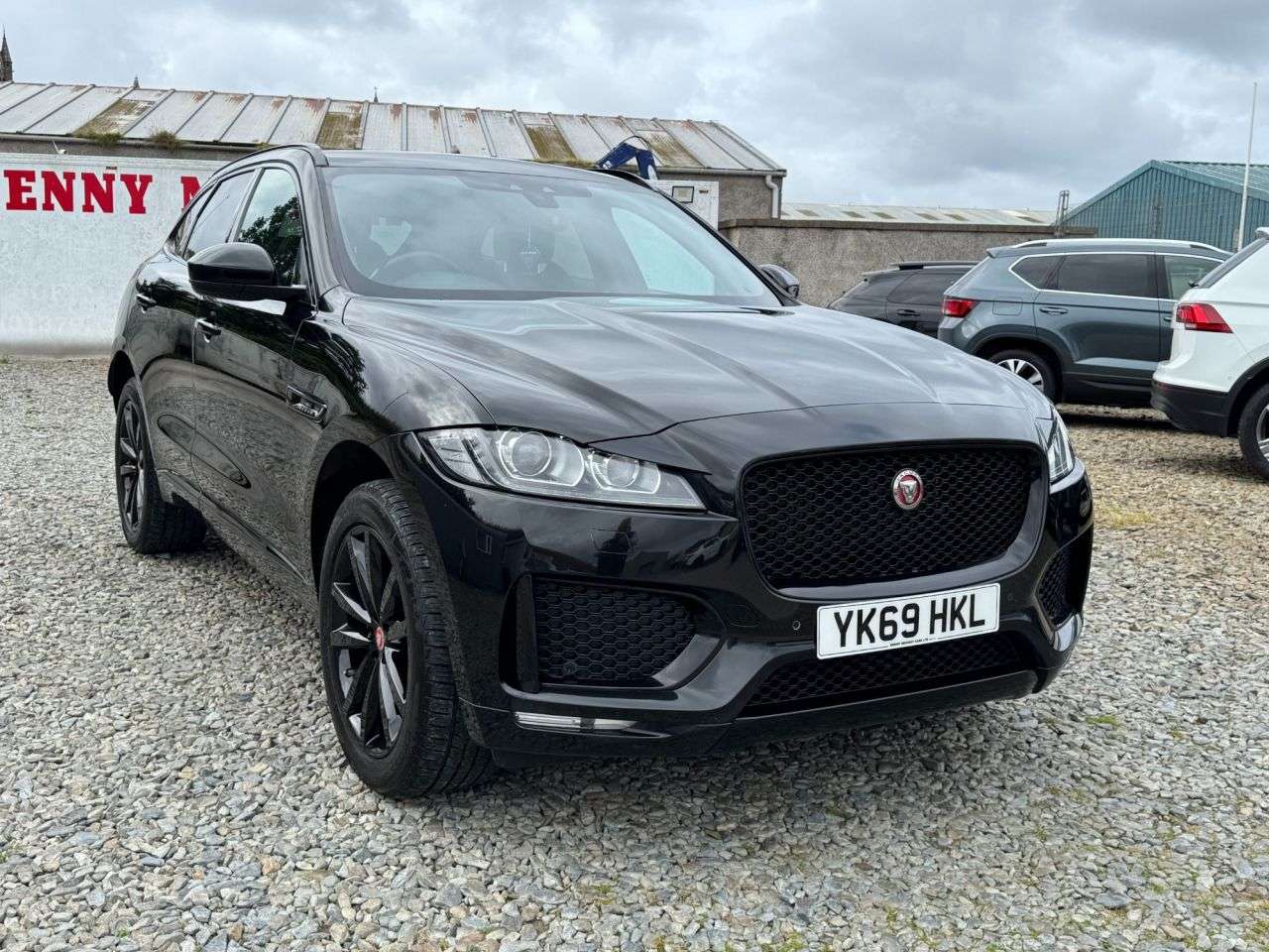 A 2020 JAGUAR F-PACE 2.0 D180 Chequered Flag SUV 5dr Diesel Auto AWD Euro 6 (s/s) (180 ps) A 2020 JAGUAR F-PACE 2.0 D180 Chequered Flag SUV 5dr Diesel Auto AWD Euro 6 (s/s) (180 ps)