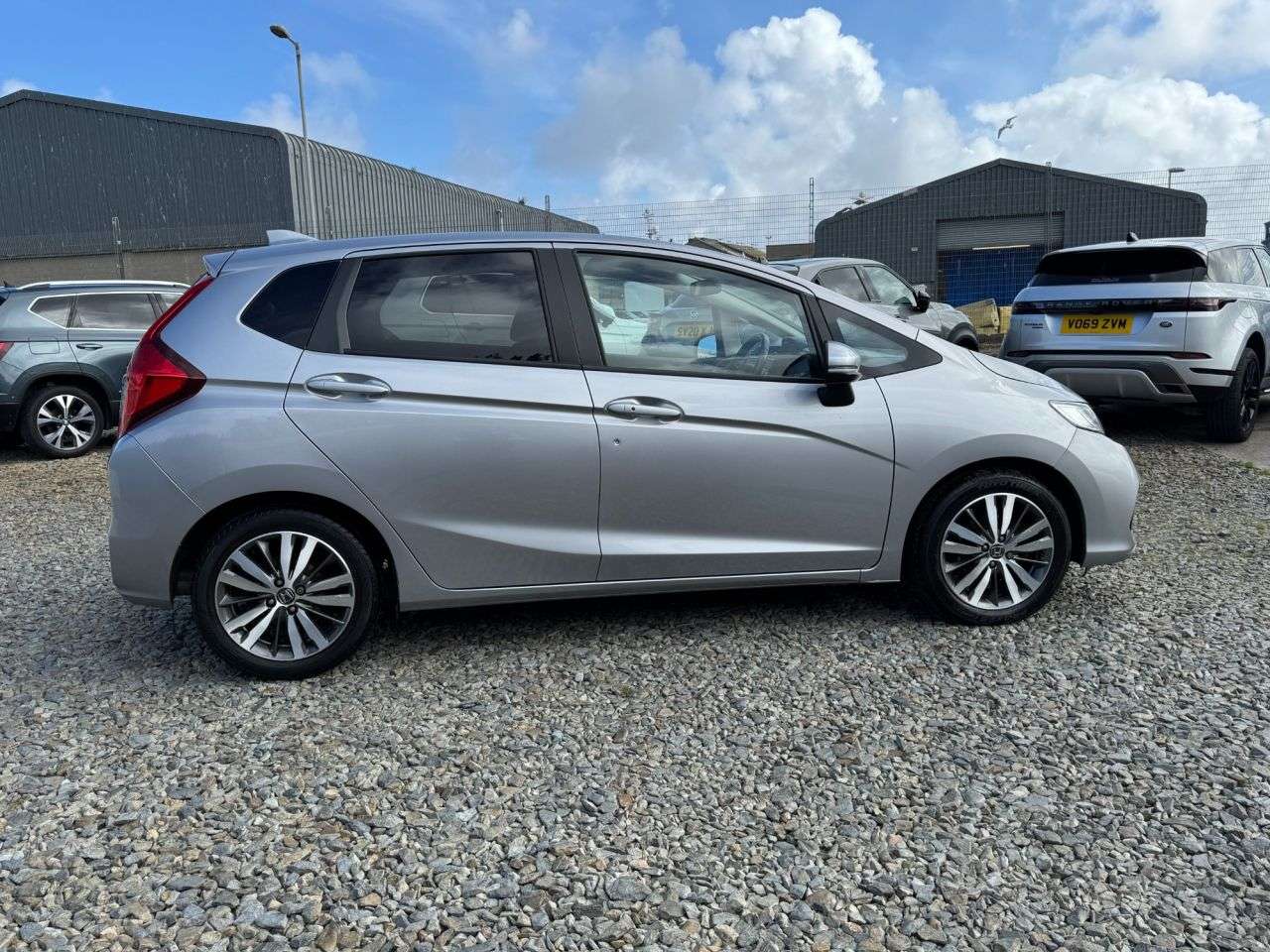 A 2019 HONDA JAZZ 1.3 i-VTEC EX Navi Hatchback 5dr Petrol CVT Euro 6 (s/s) (102 ps) A 2019 HONDA JAZZ 1.3 i-VTEC EX Navi Hatchback 5dr Petrol CVT Euro 6 (s/s) (102 ps)