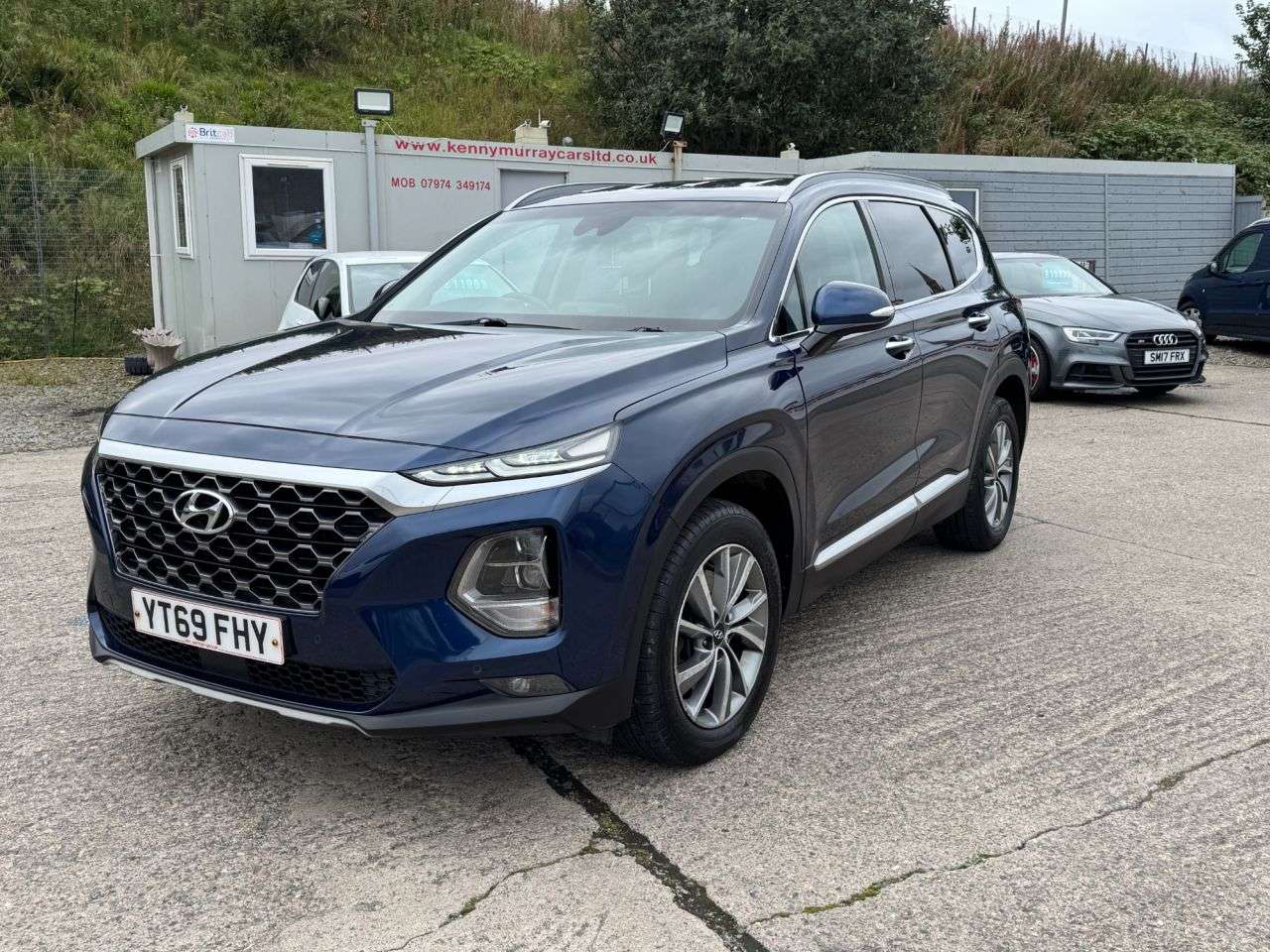 A 2019 HYUNDAI SANTA FE 2.2 CRDi Premium SUV 5dr Diesel Auto 4WD Euro 6 (s/s) 7 Seat (200 ps) A 2019 HYUNDAI SANTA FE 2.2 CRDi Premium SUV 5dr Diesel Auto 4WD Euro 6 (s/s) 7 Seat (200 ps)
