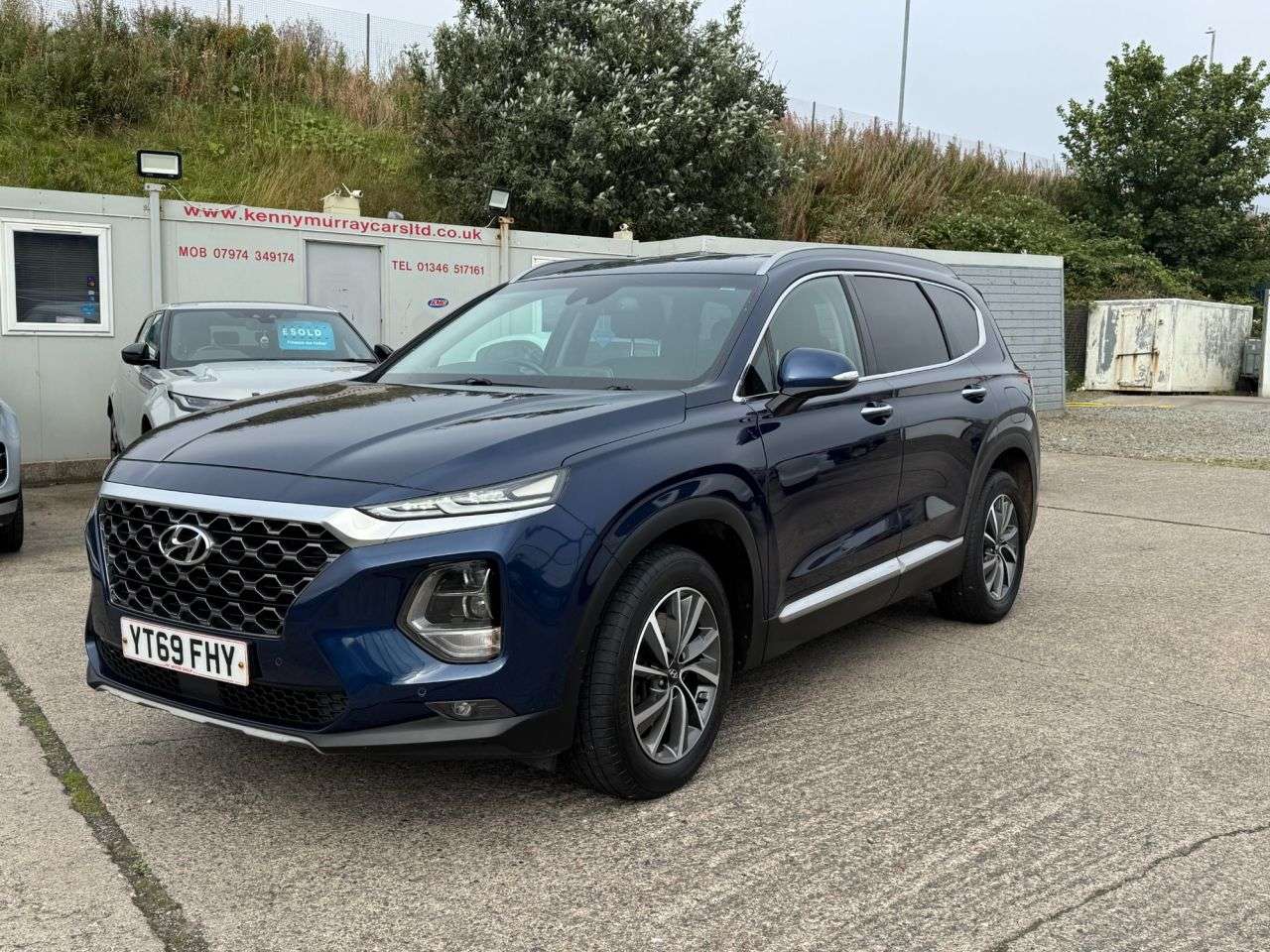 A 2019 HYUNDAI SANTA FE 2.2 CRDi Premium SUV 5dr Diesel Auto 4WD Euro 6 (s/s) 7 Seat (200 ps) A 2019 HYUNDAI SANTA FE 2.2 CRDi Premium SUV 5dr Diesel Auto 4WD Euro 6 (s/s) 7 Seat (200 ps)