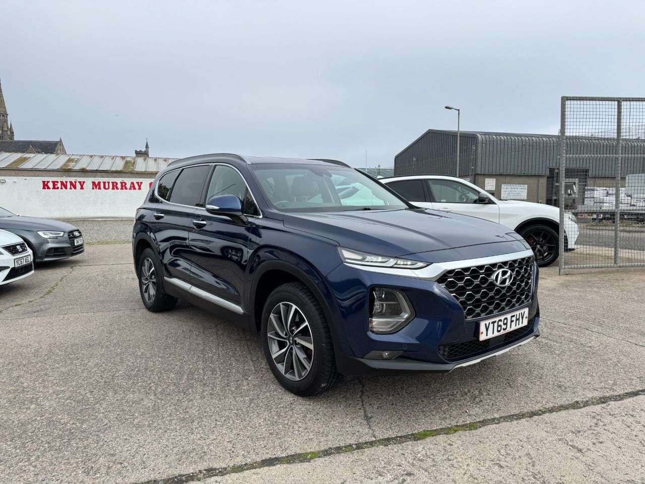 A 2019 HYUNDAI SANTA FE 2.2 CRDi Premium SUV 5dr Diesel Auto 4WD Euro 6 (s/s) 7 Seat (200 ps) A 2019 HYUNDAI SANTA FE 2.2 CRDi Premium SUV 5dr Diesel Auto 4WD Euro 6 (s/s) 7 Seat (200 ps)