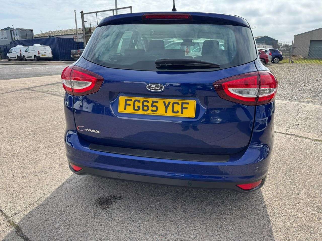 A 2015 FORD C-MAX 1.0T EcoBoost Zetec MPV 5dr Petrol Manual Euro 6 (s/s) (100 ps) A 2015 FORD C-MAX 1.0T EcoBoost Zetec MPV 5dr Petrol Manual Euro 6 (s/s) (100 ps)