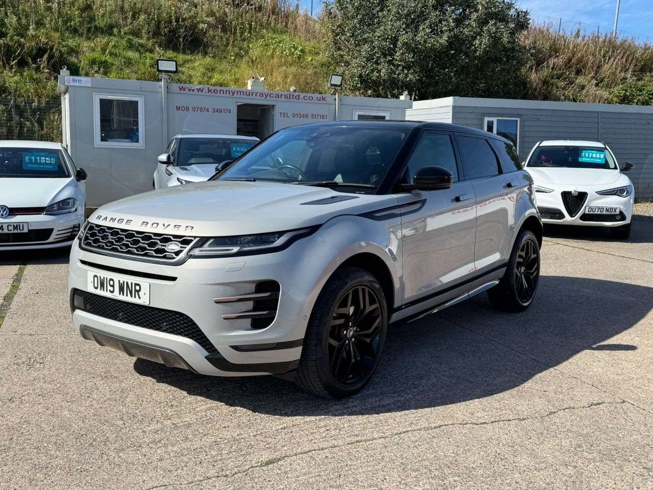 A 2019 LAND ROVER RANGE ROVER EVOQUE 2.0 D180 First Edition SUV 5dr Diesel Auto 4WD Euro 6 (s/s) (180 ps) A 2019 LAND ROVER RANGE ROVER EVOQUE 2.0 D180 First Edition SUV 5dr Diesel Auto 4WD Euro 6 (s/s) (180 ps)