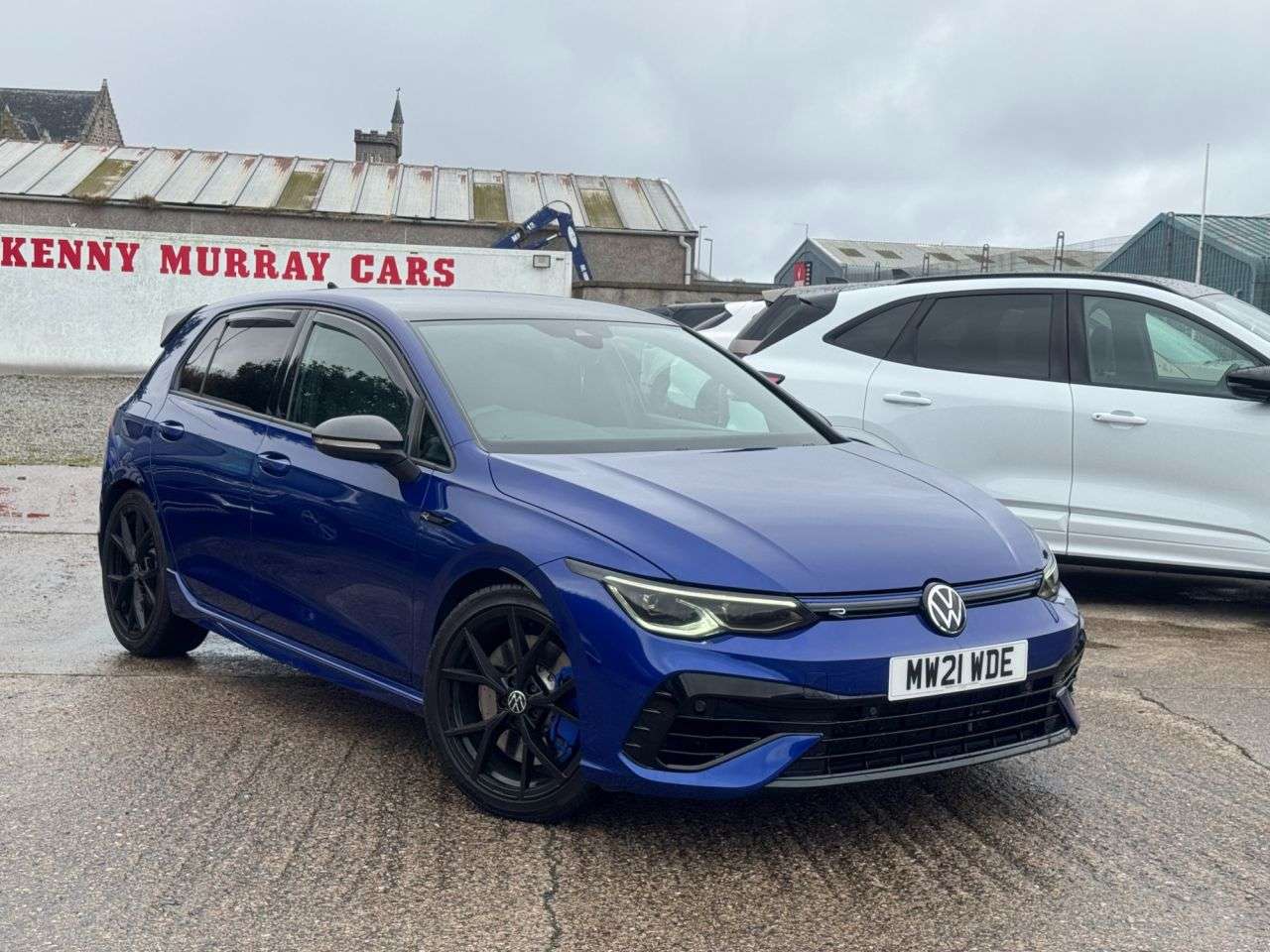 A 2021 VOLKSWAGEN GOLF 2.0 TSI R Hatchback 5dr Petrol DSG 4Motion Euro 6 (s/s) (320 ps) A 2021 VOLKSWAGEN GOLF 2.0 TSI R Hatchback 5dr Petrol DSG 4Motion Euro 6 (s/s) (320 ps)