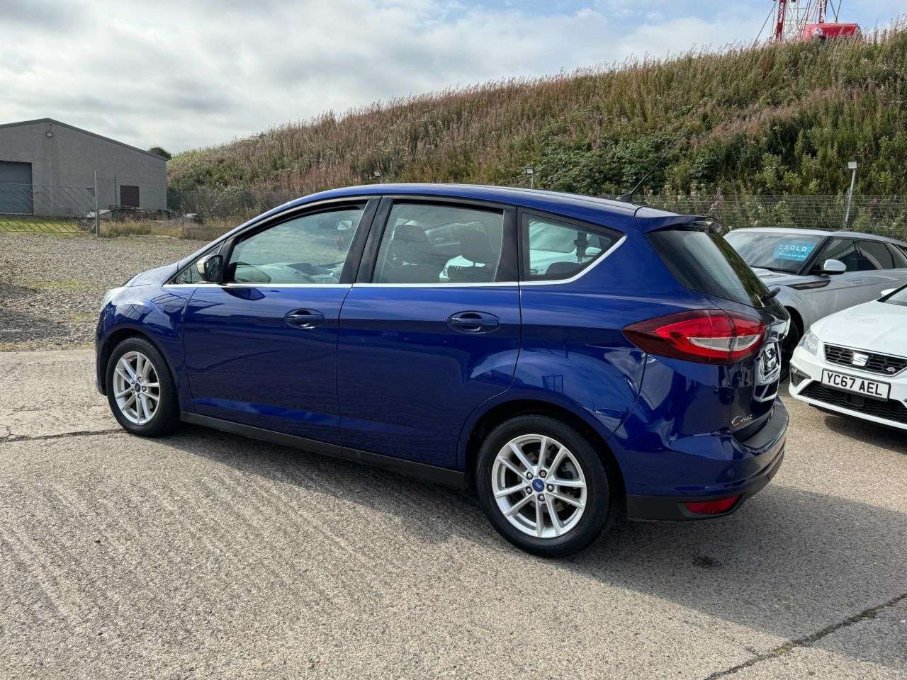 A 2015 FORD C-MAX 1.0T EcoBoost Zetec MPV 5dr Petrol Manual Euro 6 (s/s) (100 ps) A 2015 FORD C-MAX 1.0T EcoBoost Zetec MPV 5dr Petrol Manual Euro 6 (s/s) (100 ps)
