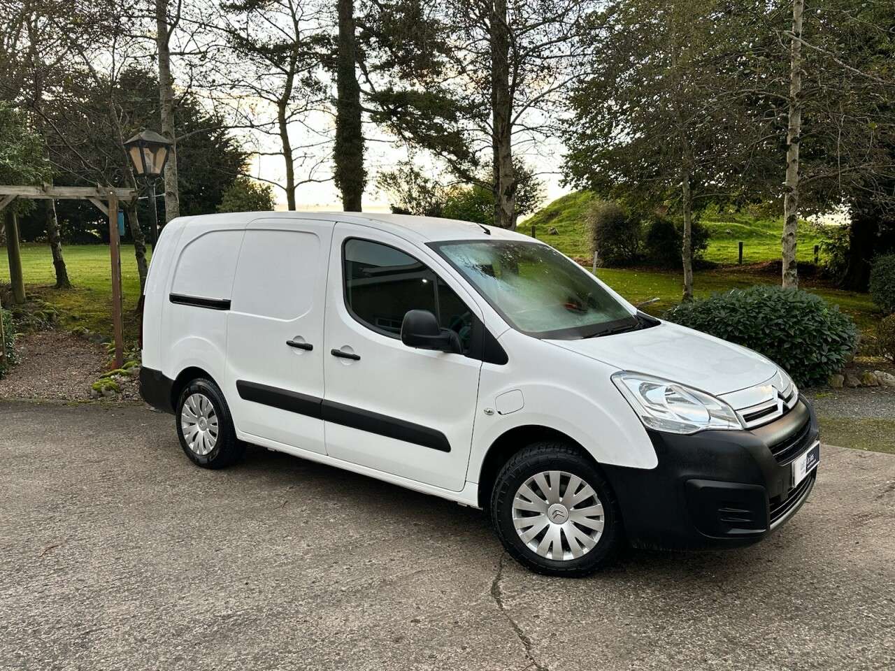 A 2018 CITROEN BERLINGO 550 LX L2 A 2018 CITROEN BERLINGO 550 LX L2
