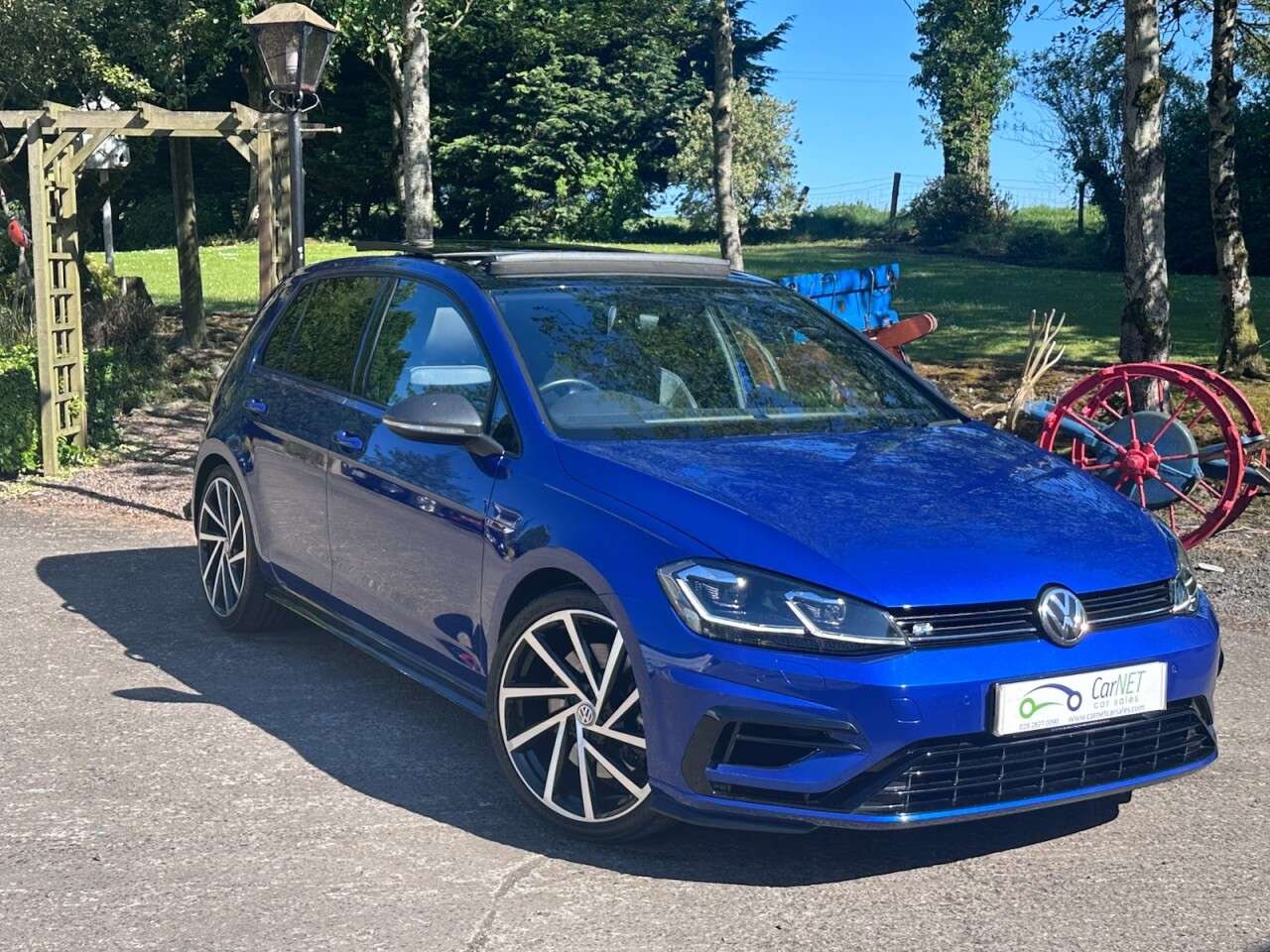 A 2019 VOLKSWAGEN GOLF 2.0 TSI R Hatchback 5dr Petrol DSG 4Motion Euro 6 (s/s) (300 ps) A 2019 VOLKSWAGEN GOLF 2.0 TSI R Hatchback 5dr Petrol DSG 4Motion Euro 6 (s/s) (300 ps)