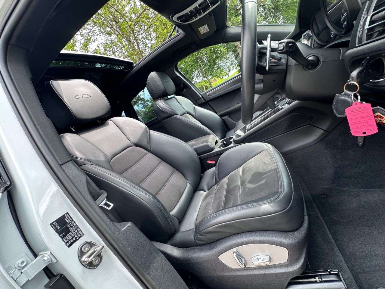 A null PORSCHE MACAN 2.9T V6 GTS SUV 5dr Petrol PDK 4WD Euro 6 (s/s) (440 ps) A null PORSCHE MACAN 2.9T V6 GTS SUV 5dr Petrol PDK 4WD Euro 6 (s/s) (440 ps)