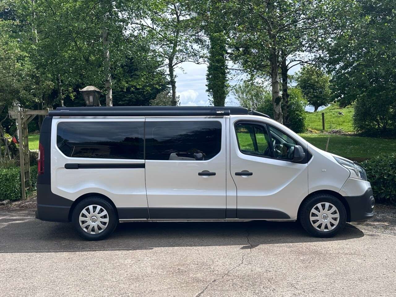 null RENAULT TRAFIC null RENAULT TRAFIC