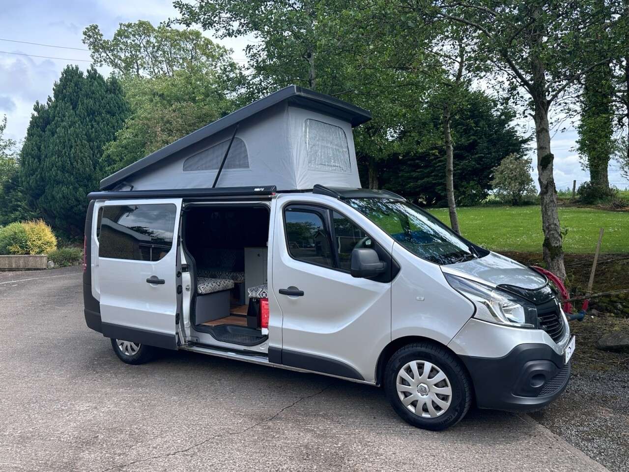 null RENAULT TRAFIC null RENAULT TRAFIC