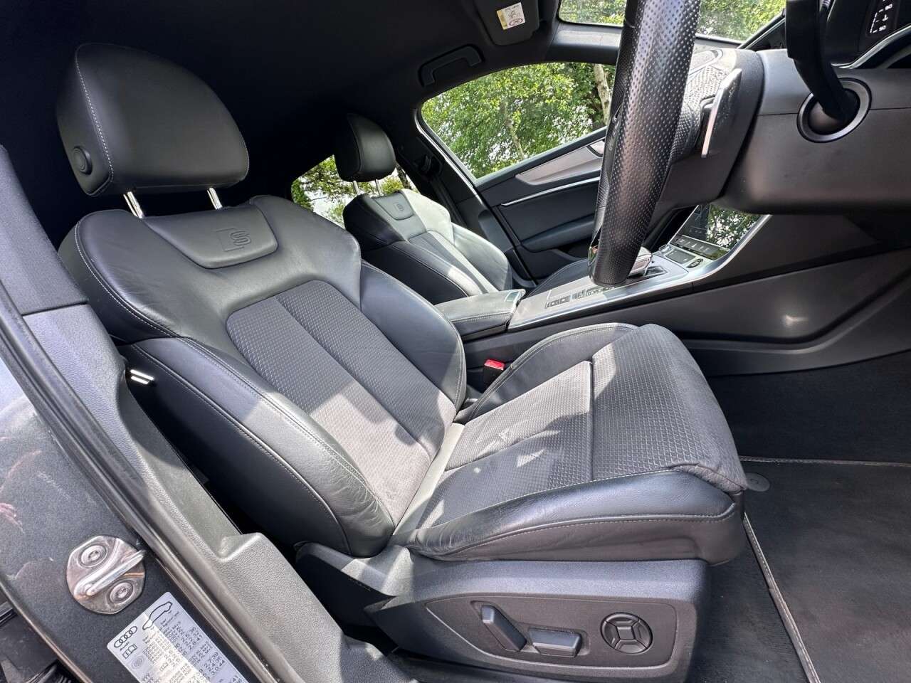 A null AUDI A6 AVANT 2.0 TDI 40 S line Estate 5dr Diesel S Tronic Euro 6 (s/s) (204 ps) A null AUDI A6 AVANT 2.0 TDI 40 S line Estate 5dr Diesel S Tronic Euro 6 (s/s) (204 ps)