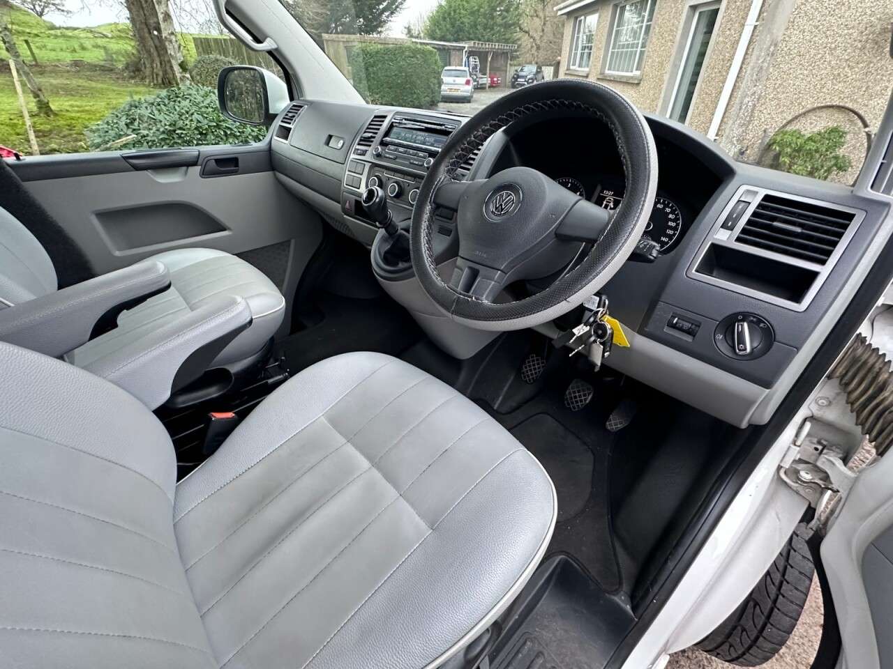 A null VOLKSWAGEN TRANSPORTER 2.0 TDI T28 Camper Van A/C 4 Berth Manual A null VOLKSWAGEN TRANSPORTER 2.0 TDI T28 Camper Van A/C 4 Berth Manual