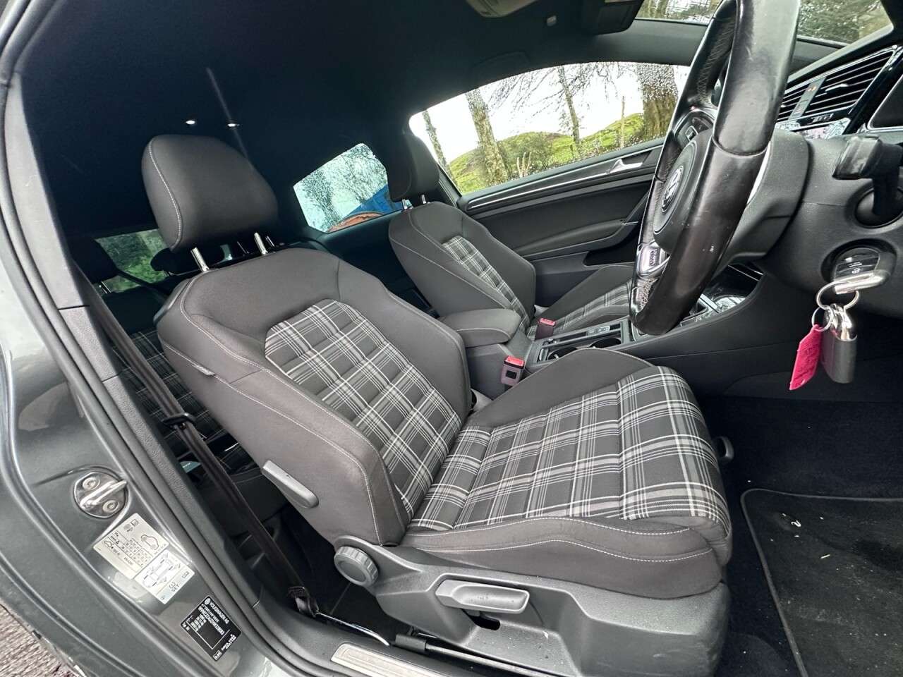 A 2017 VOLKSWAGEN GOLF 2.0 TDI BlueMotion Tech GTD Hatchback 3dr Diesel Manual Euro 6 (s/s) (184 p A 2017 VOLKSWAGEN GOLF 2.0 TDI BlueMotion Tech GTD Hatchback 3dr Diesel Manual Euro 6 (s/s) (184 p