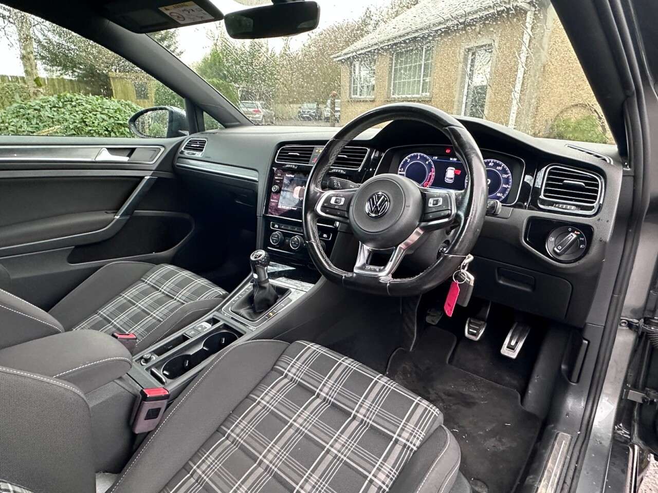 A 2017 VOLKSWAGEN GOLF 2.0 TDI BlueMotion Tech GTD Hatchback 3dr Diesel Manual Euro 6 (s/s) (184 p A 2017 VOLKSWAGEN GOLF 2.0 TDI BlueMotion Tech GTD Hatchback 3dr Diesel Manual Euro 6 (s/s) (184 p