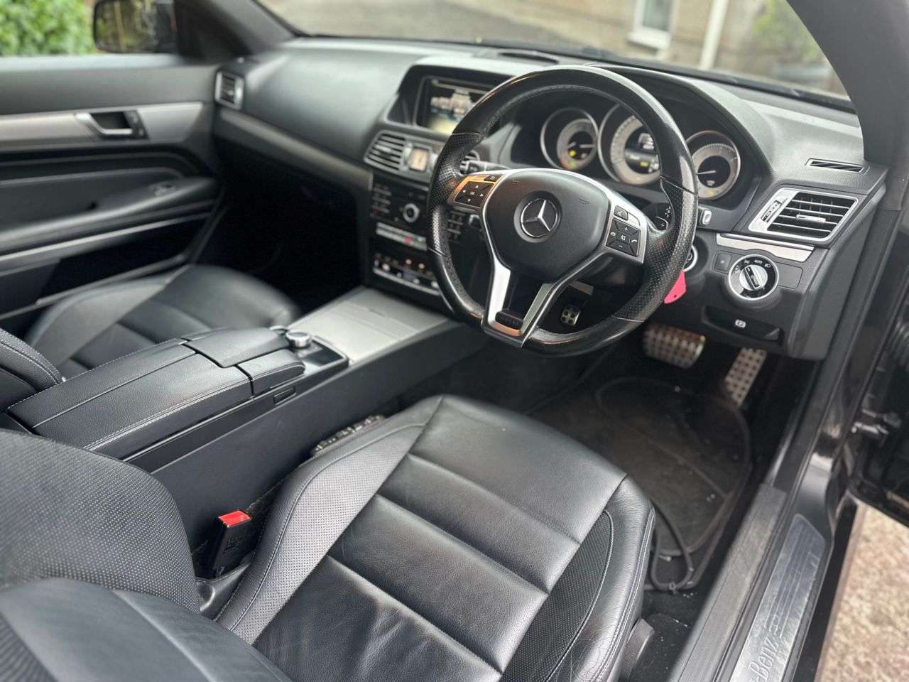 A 2016 MERCEDES-BENZ E-CLASS 3.0 E350d V6 AMG Line Edition Cabriolet 2dr Diesel G-Tronic+ Euro 6 (s/s) ( A 2016 MERCEDES-BENZ E-CLASS 3.0 E350d V6 AMG Line Edition Cabriolet 2dr Diesel G-Tronic+ Euro 6 (s/s) (