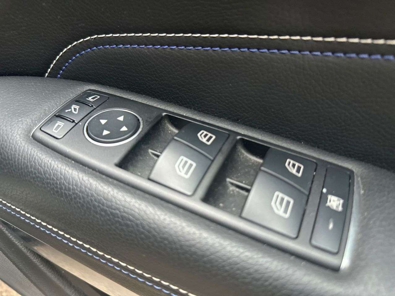 A 2016 MERCEDES-BENZ E-CLASS 3.0 E350d V6 AMG Line Edition Cabriolet 2dr Diesel G-Tronic+ Euro 6 (s/s) ( A 2016 MERCEDES-BENZ E-CLASS 3.0 E350d V6 AMG Line Edition Cabriolet 2dr Diesel G-Tronic+ Euro 6 (s/s) (