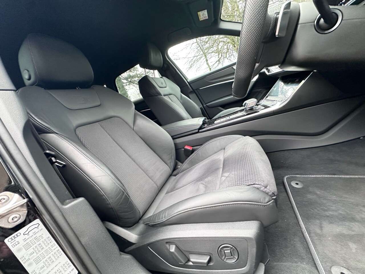 A 2024 AUDI A6 AVANT 2.0 TFSI 45 Black Edition Estate 5dr Petrol S Tronic quattro Euro 6 (s/s) ( A 2024 AUDI A6 AVANT 2.0 TFSI 45 Black Edition Estate 5dr Petrol S Tronic quattro Euro 6 (s/s) (