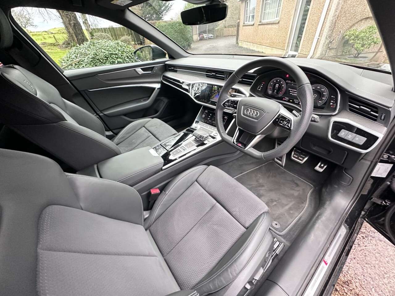 A 2024 AUDI A6 AVANT 2.0 TFSI 45 Black Edition Estate 5dr Petrol S Tronic quattro Euro 6 (s/s) ( A 2024 AUDI A6 AVANT 2.0 TFSI 45 Black Edition Estate 5dr Petrol S Tronic quattro Euro 6 (s/s) (