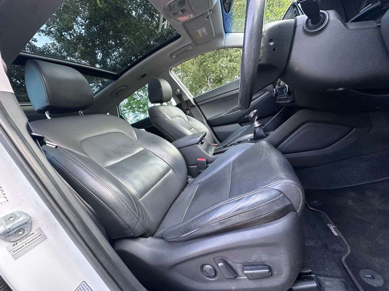 A 2019 HYUNDAI TUCSON 1.6 CRDi Premium SE SUV 5dr Diesel Manual Euro 6 (s/s) (136 ps) A 2019 HYUNDAI TUCSON 1.6 CRDi Premium SE SUV 5dr Diesel Manual Euro 6 (s/s) (136 ps)