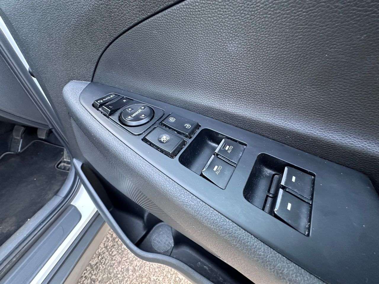 A 2019 HYUNDAI TUCSON 1.6 CRDi Premium SE SUV 5dr Diesel Manual Euro 6 (s/s) (136 ps) A 2019 HYUNDAI TUCSON 1.6 CRDi Premium SE SUV 5dr Diesel Manual Euro 6 (s/s) (136 ps)