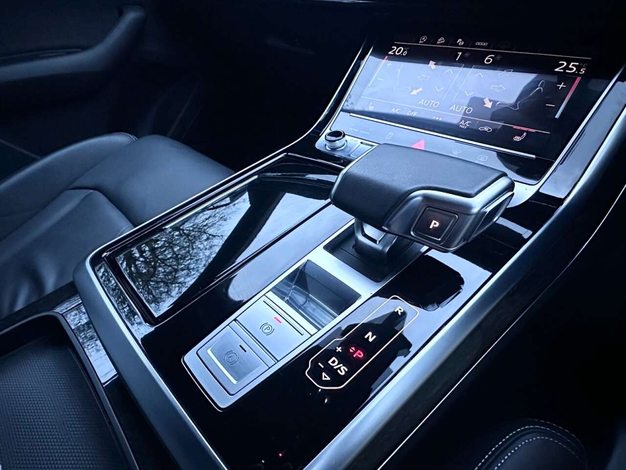 2022 AUDI Q8 2022 AUDI Q8