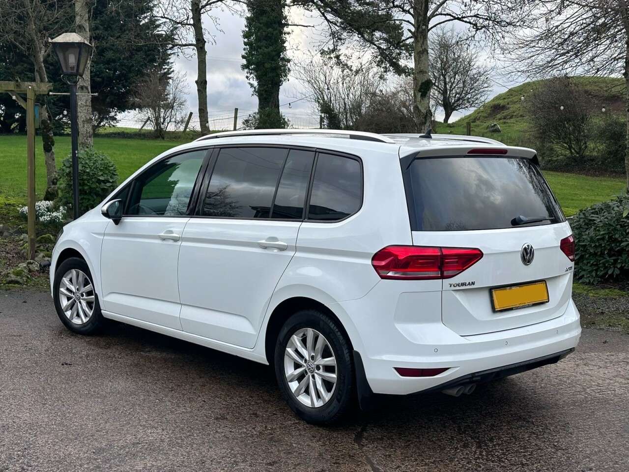 2017 VOLKSWAGEN TOURAN 2017 VOLKSWAGEN TOURAN