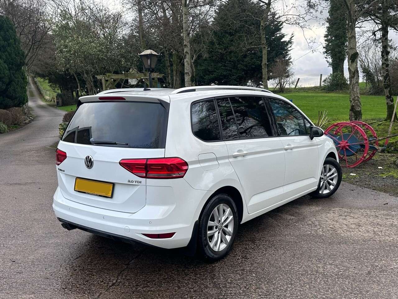 2017 VOLKSWAGEN TOURAN 2017 VOLKSWAGEN TOURAN