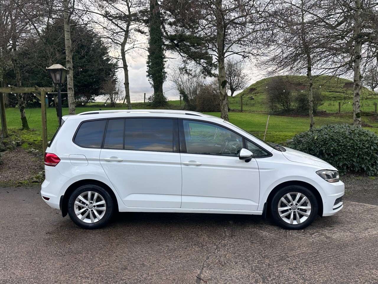 2017 VOLKSWAGEN TOURAN 2017 VOLKSWAGEN TOURAN