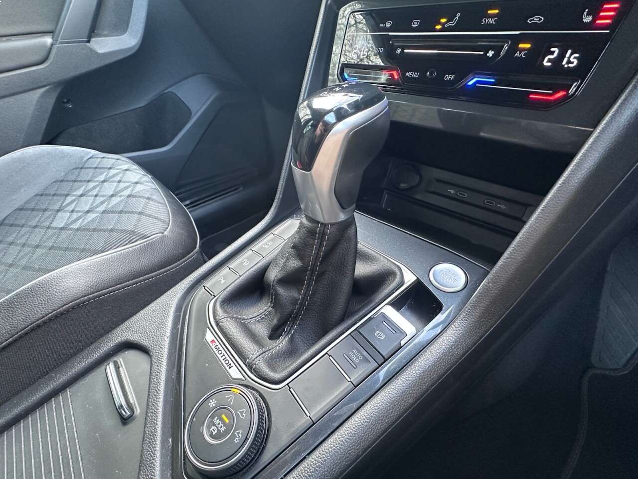 2021 VOLKSWAGEN TIGUAN 2021 VOLKSWAGEN TIGUAN