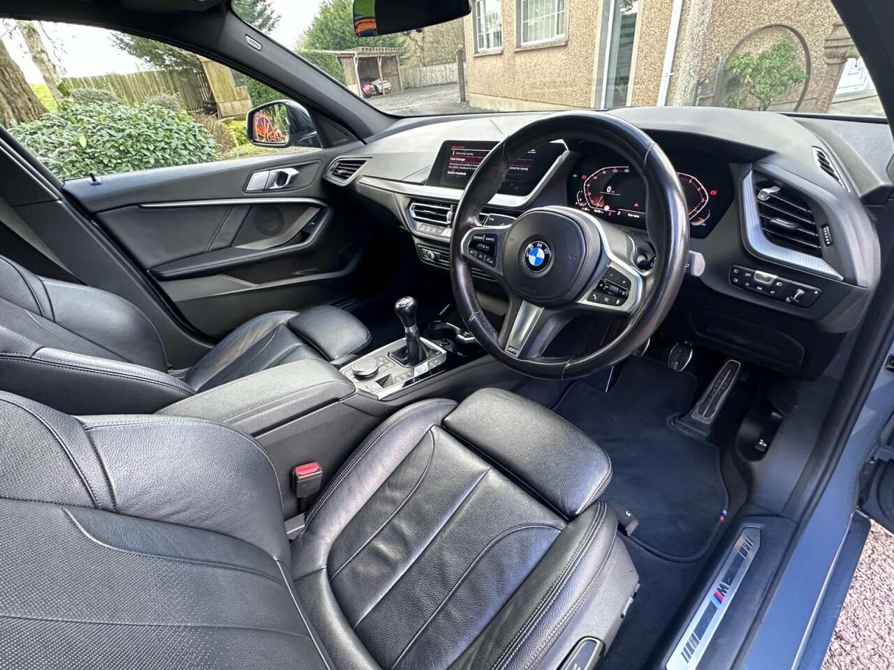 A 2021 BMW 1 SERIES 1.5 118i M Sport (LCP) Hatchback 5dr Petrol Manual Euro 6 (s/s) (136 ps) A 2021 BMW 1 SERIES 1.5 118i M Sport (LCP) Hatchback 5dr Petrol Manual Euro 6 (s/s) (136 ps)