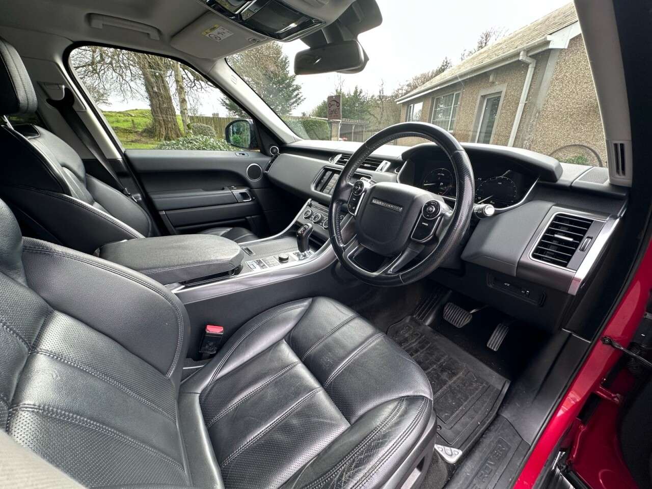 A 2014 LAND ROVER RANGE ROVER SPORT 3.0 TD V6 SE SUV 5dr Diesel Auto 4WD Euro 5 (s/s) (258 ps) A 2014 LAND ROVER RANGE ROVER SPORT 3.0 TD V6 SE SUV 5dr Diesel Auto 4WD Euro 5 (s/s) (258 ps)