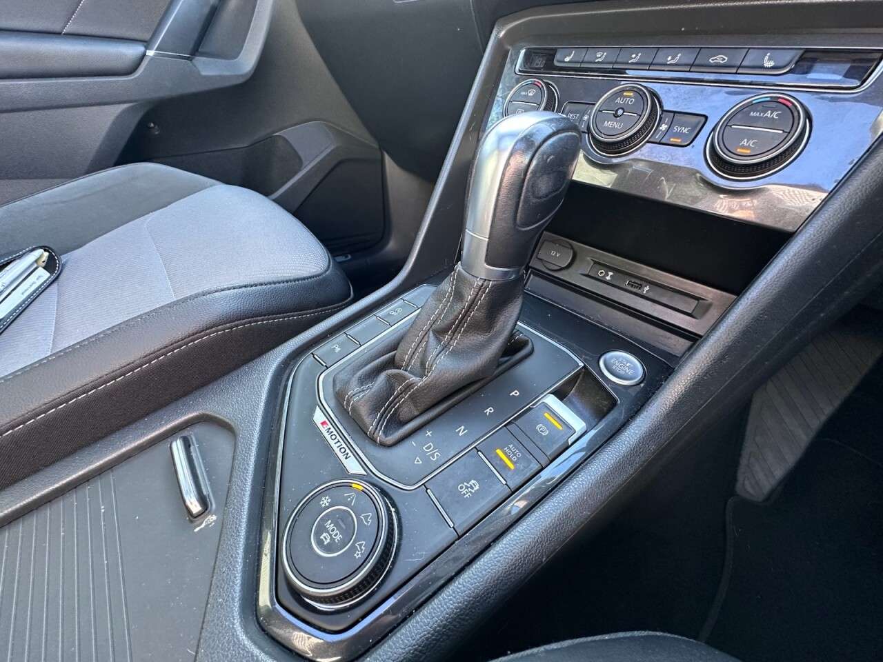 2017 VOLKSWAGEN TIGUAN 2017 VOLKSWAGEN TIGUAN