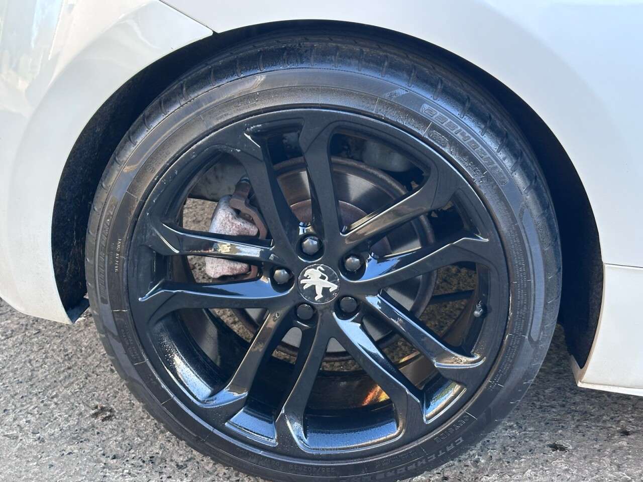 A 2013 PEUGEOT RCZ 2.0 HDi GT Coupe 2dr Diesel Manual Euro 5 (163 ps) A 2013 PEUGEOT RCZ 2.0 HDi GT Coupe 2dr Diesel Manual Euro 5 (163 ps)