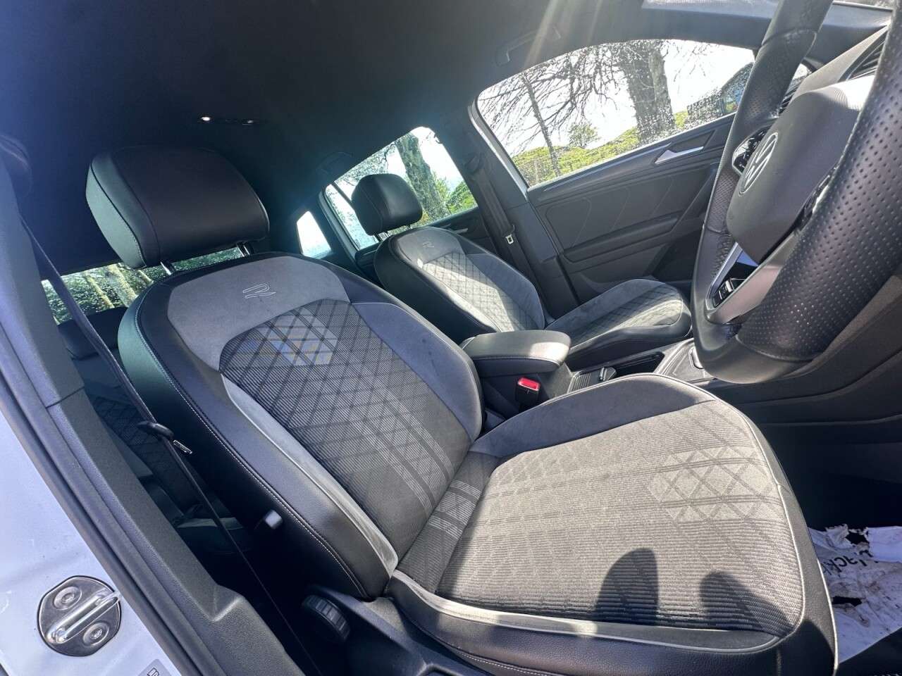 A 2021 VOLKSWAGEN TIGUAN 2.0 TDI R-Line SUV 5dr Diesel DSG Euro 6 (s/s) (150 ps) A 2021 VOLKSWAGEN TIGUAN 2.0 TDI R-Line SUV 5dr Diesel DSG Euro 6 (s/s) (150 ps)