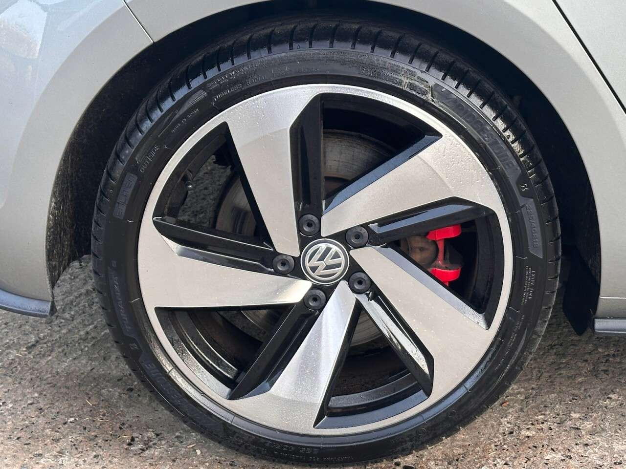 A 2019 VOLKSWAGEN GOLF 2.0 TSI GTI Performance Hatchback 5dr Petrol Manual Euro 6 (s/s) (245 ps) A 2019 VOLKSWAGEN GOLF 2.0 TSI GTI Performance Hatchback 5dr Petrol Manual Euro 6 (s/s) (245 ps)