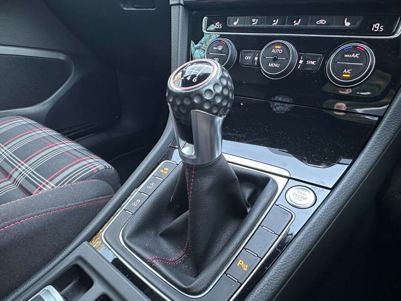 2019 VOLKSWAGEN GOLF 2019 VOLKSWAGEN GOLF